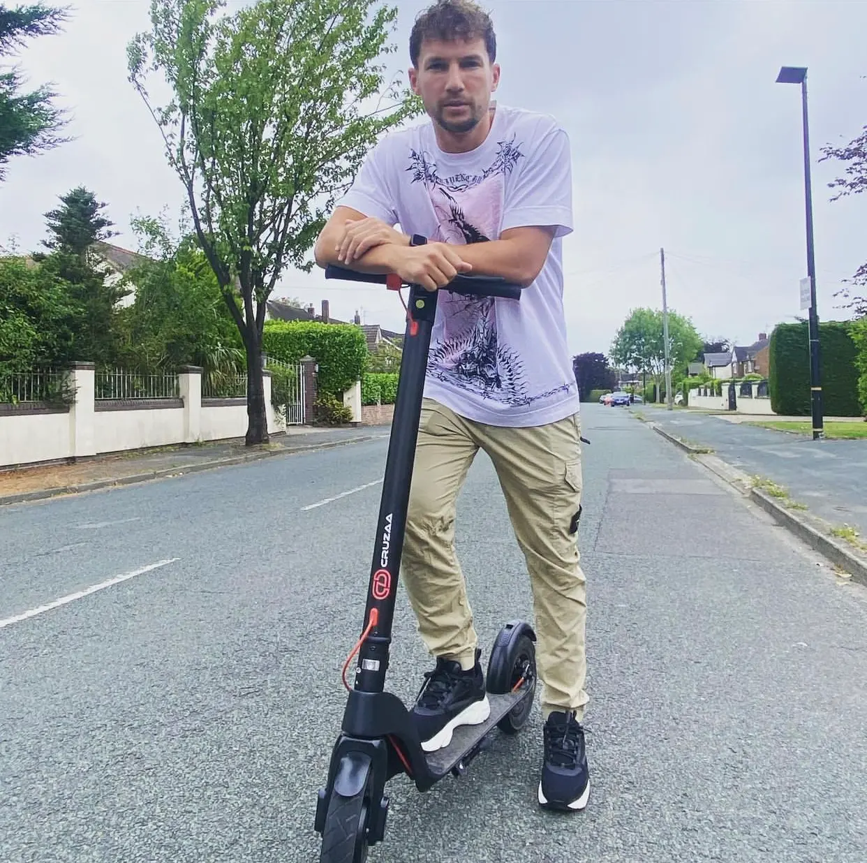 The Official Cruzaa Commuta E-Scooter 45km Range - 25kmh Top Speed - ships from UK - Image 2