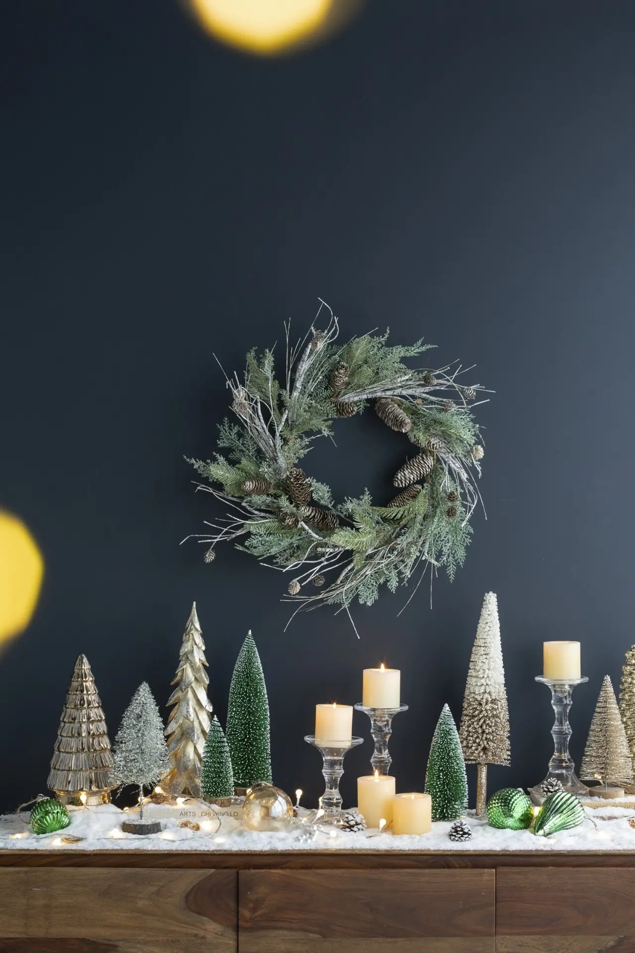 Green Pine and Pinecone Christmas Wreath with Faux Foliage, 24 in